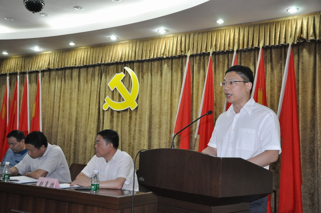 5、优秀党务工作者肖磊在全市卫生计生系统纪念建党93周年大会上发言.JPG