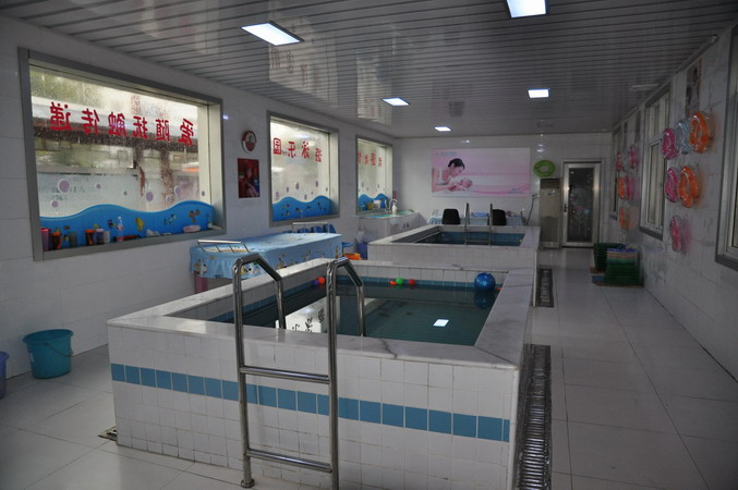 婴儿游泳中心 (2).jpg